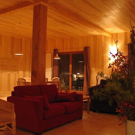 Maison Rouge Plan d'Aups Екстериор снимка