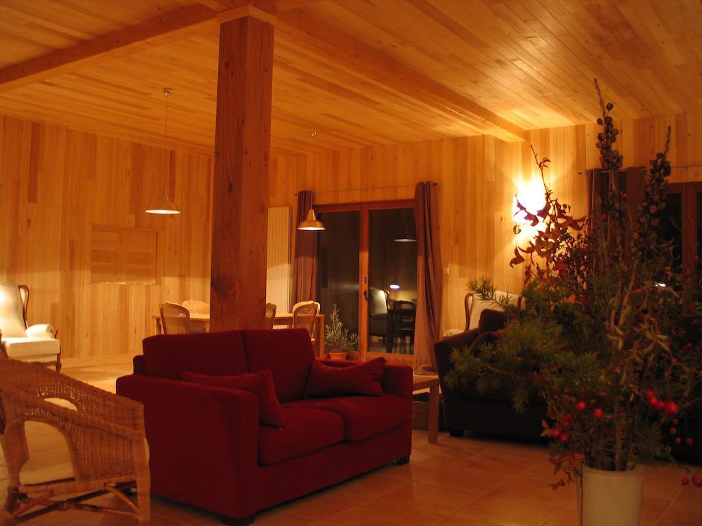 Maison Rouge Plan d'Aups Екстериор снимка